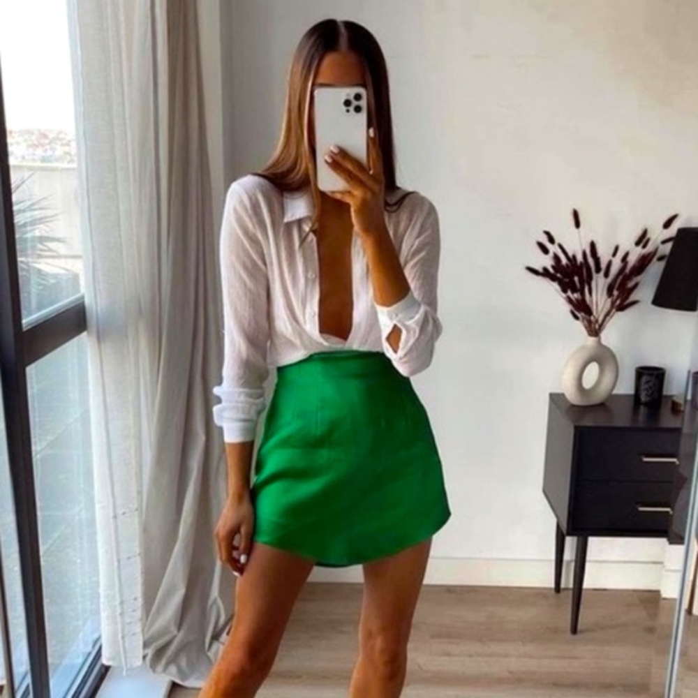 NWT Zara Green Satin Mini skirt size M